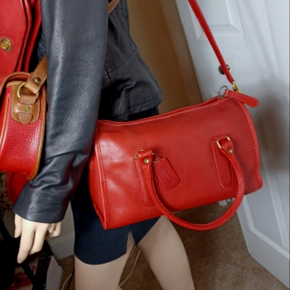 ADVERTISEMENT:@lorac2015 SELLING VINTAGE COACH RED BAGS - Picture 10 of 10
